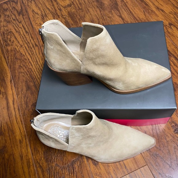 Vince Camuto Shoes - Vince Camuto Gigietta split shaft bootie, 8. NWOT